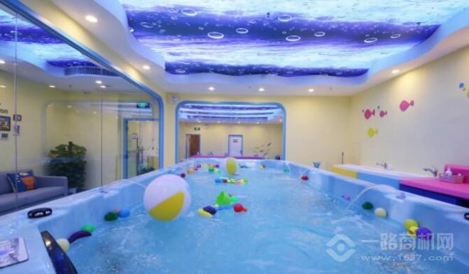 开心小鱼婴儿游泳馆 开心小鱼婴儿游泳馆