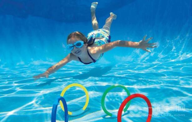 开心小鱼婴儿游泳馆 开心小鱼婴儿游泳馆