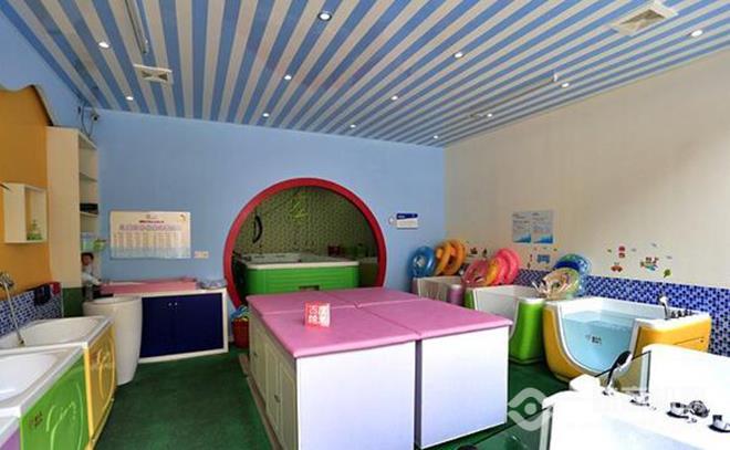 泡泡糖婴儿游泳馆 泡泡糖婴儿游泳馆