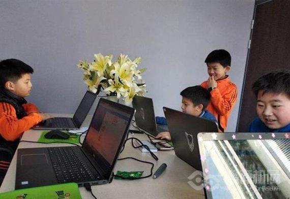阿儿法营少儿编程