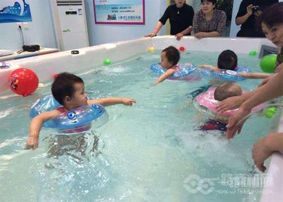 未来萌芽婴儿游泳馆