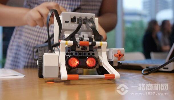 秒会机器人教育