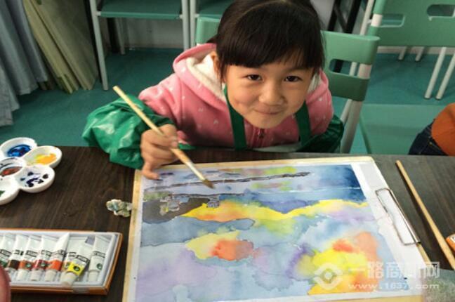 五彩象美术教育