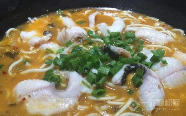 鲁小二酸菜鱼米线加盟