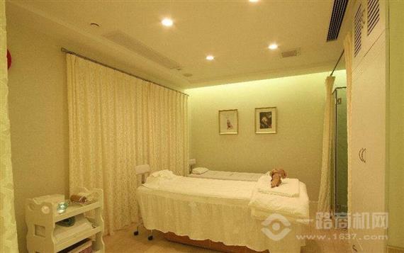 紫荆花开产后恢复