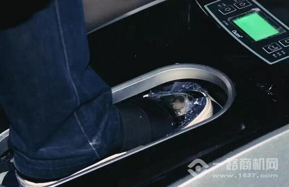 美莱斯自动鞋套机