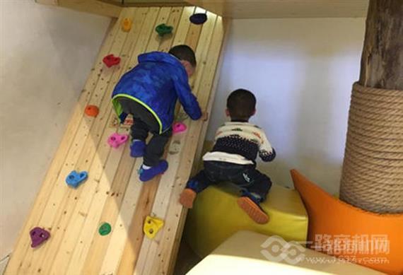 小熊童年运动馆