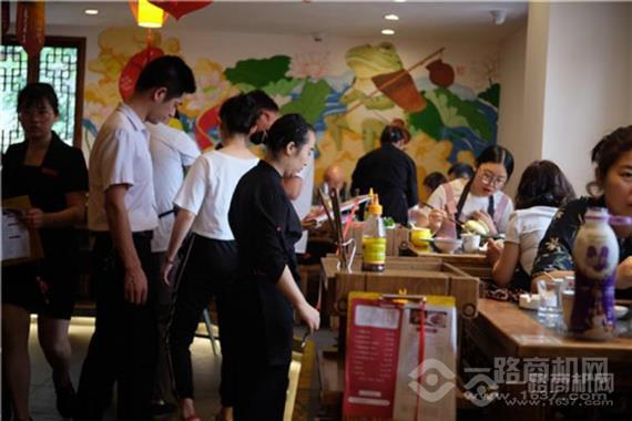 龙门飞鱼美蛙鱼头火锅