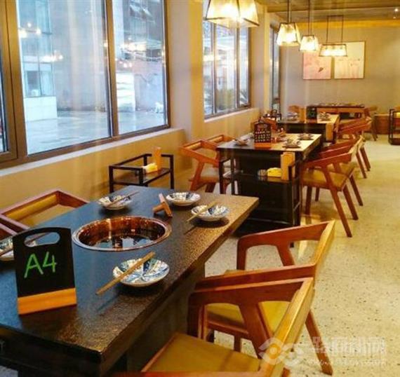 绿蚁小红炉串串火锅