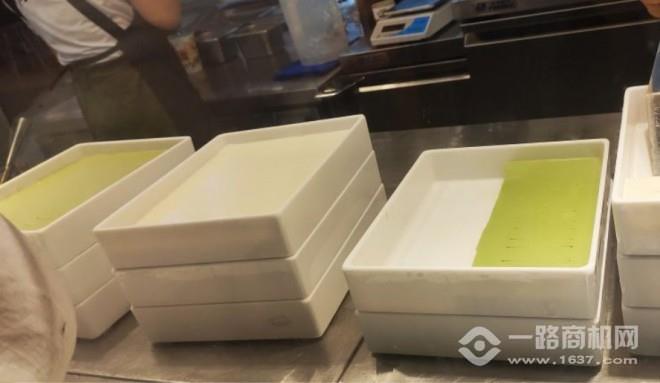 小节拍豆腐鲜奶茶加盟