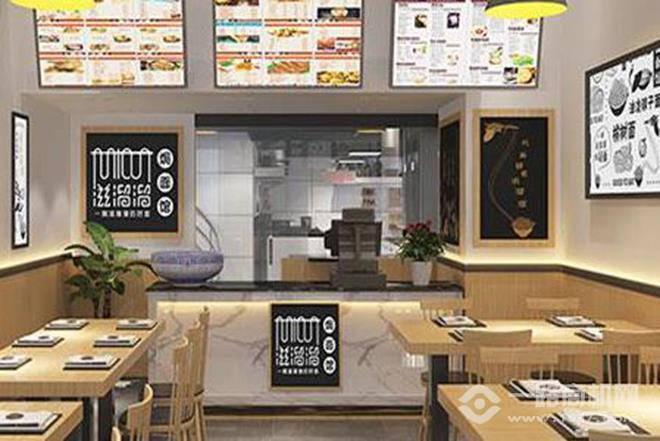 滋溜溜铁锅焖面