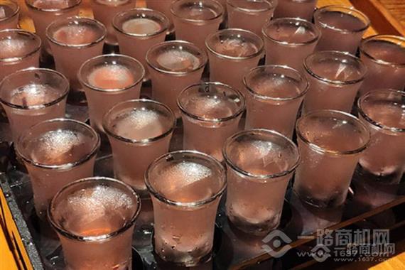 九窜皮烧烤酒馆