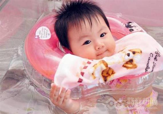 淘气泡泡婴儿游泳