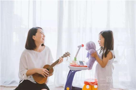 课逗李元华艺术中心