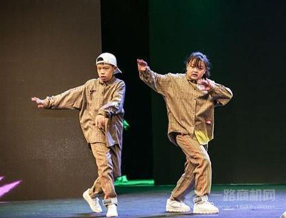 水灵子舞蹈培训