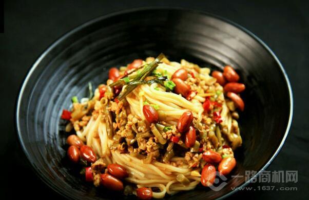 福乐合家牛肉面加盟