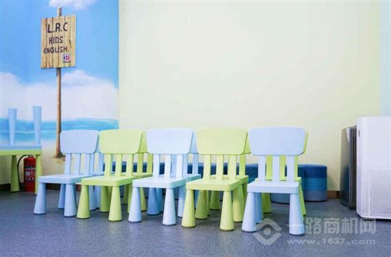 沙滩树少儿英语