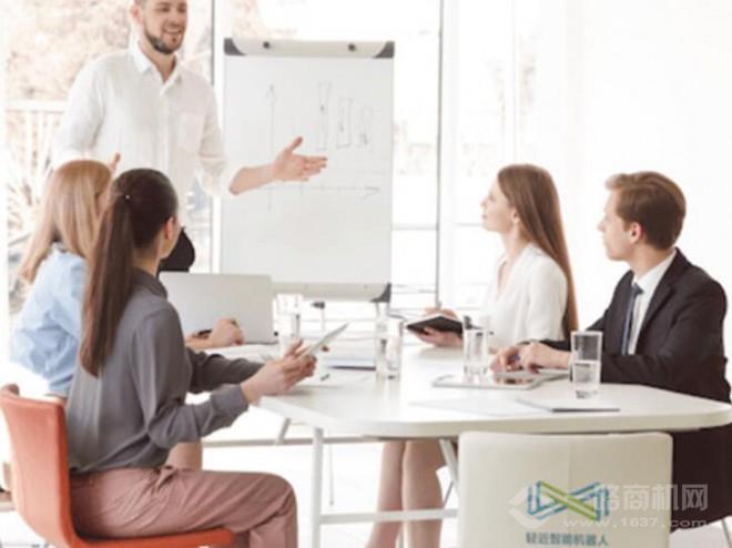 轻近智能机器人教育