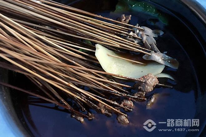 牙尖舌怪冷锅串串