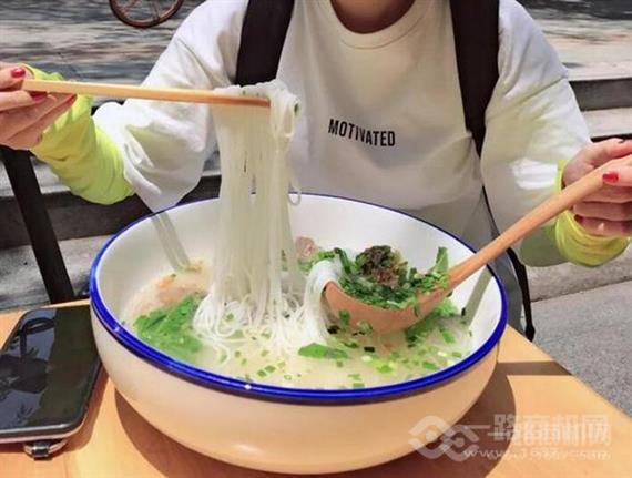 青套村大牛米线