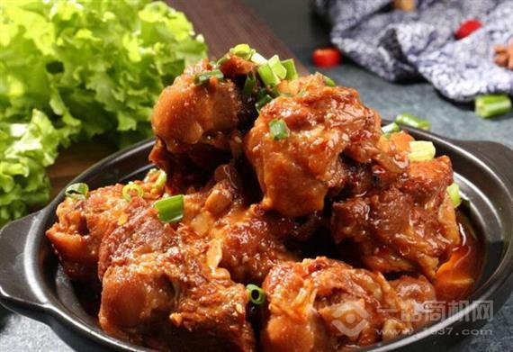 董老太秘制酱骨米饭