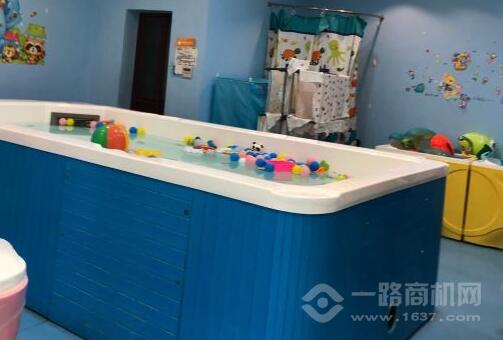 浪花朵朵嬰兒游泳館加盟
