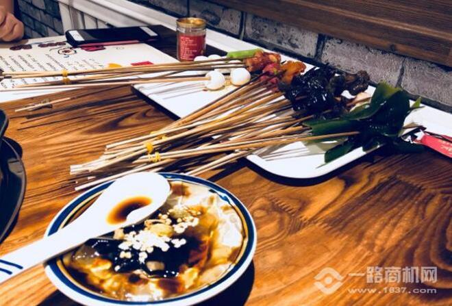 牛四囍老成都串串香加盟