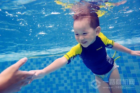 海豚家亲子游泳