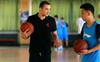 西热力江篮球训练营