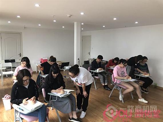 颐佑堂小儿推拿