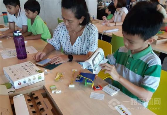 咘哩咘哩电子积木