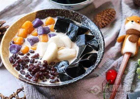 疯炊草冻烧仙草