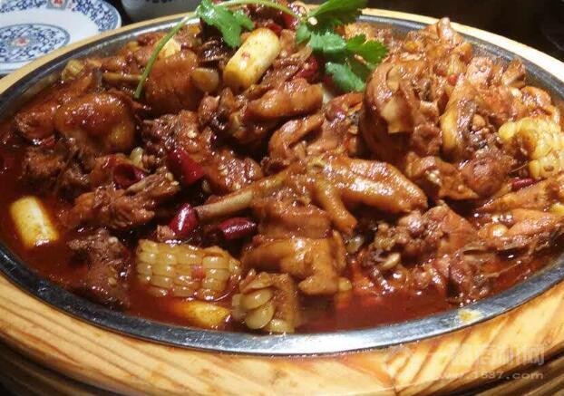 喔喔叫焖炒鸡加盟