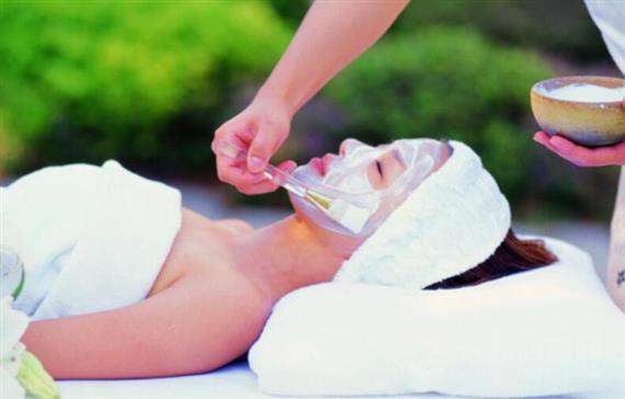 周怡伶中药美容