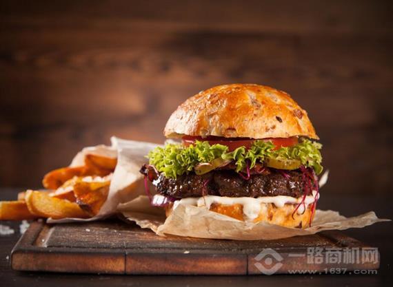 麦可滋现烤汉堡