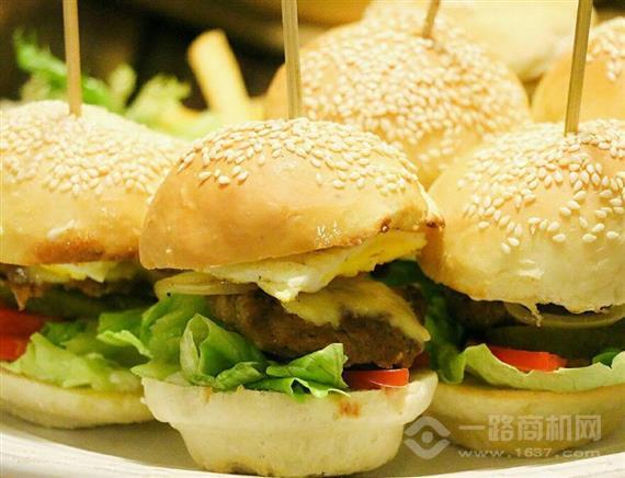 麦可滋现烤汉堡