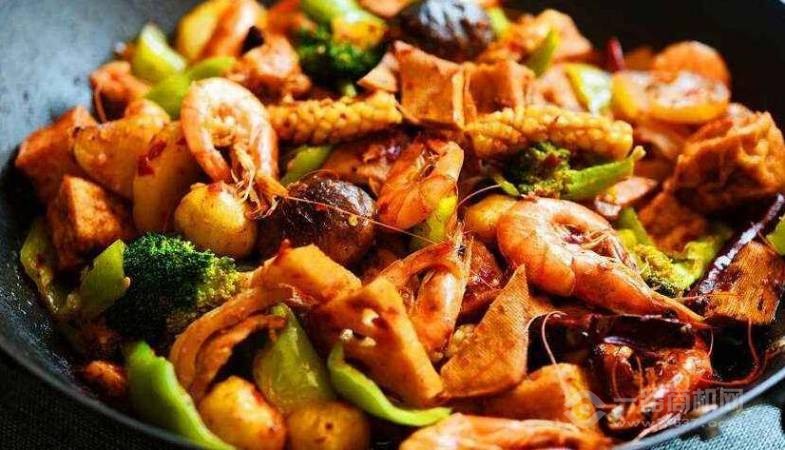 川锅哎哟麻辣香锅