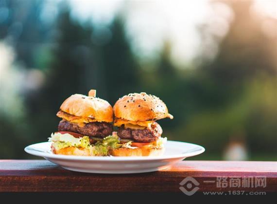 嘻哈鸡车烤鸡汉堡