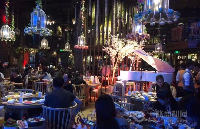 游走歲月音樂火鍋吧加盟