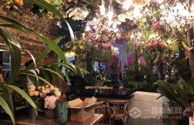 游走歲月音樂火鍋吧加盟