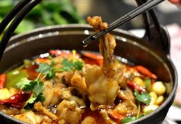 戰(zhàn)爐炭火蛙鍋