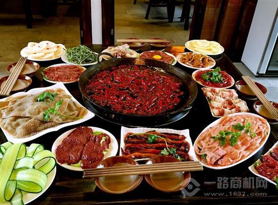 泰小伙曼谷夜市火锅