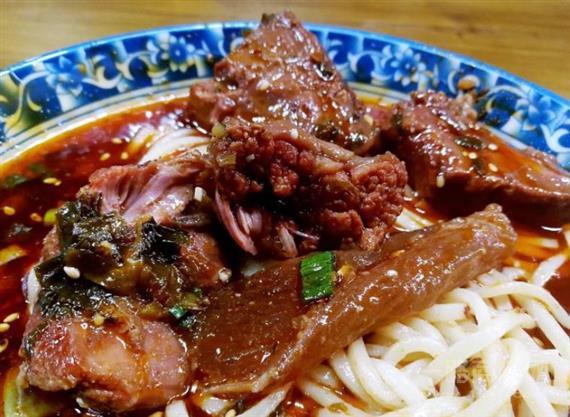 蒋六十八梯眼镜面