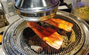 牛豚家炭火爐烤肉