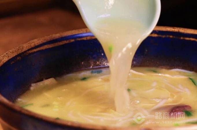 上坐传统过桥米线