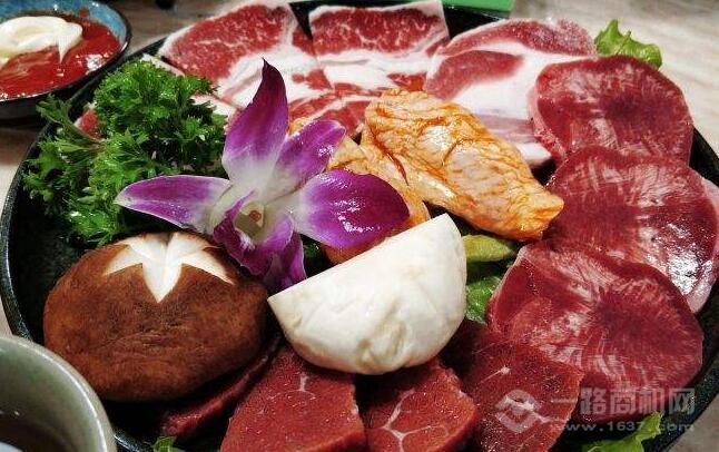 春唇酱汤火锅烤肉加盟