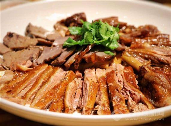 味晓饱卤味研究所