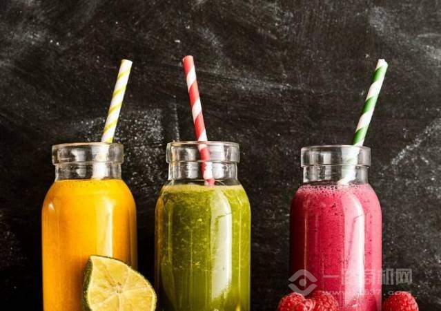 朝气满满鲜榨果汁