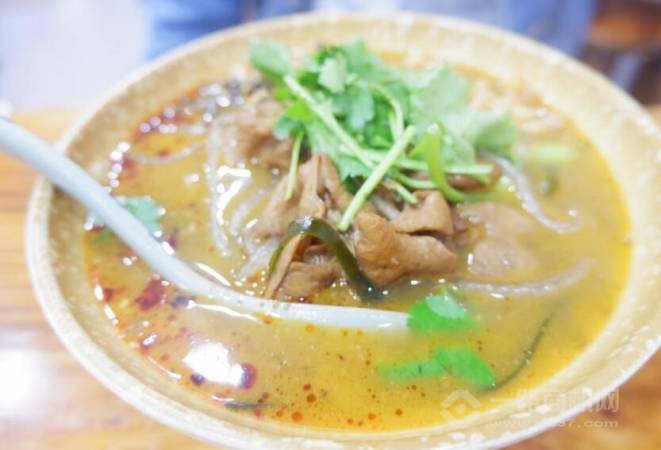 飞山蛮米粉铺子