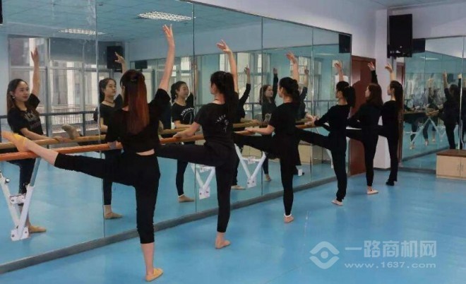 多艺猴少儿艺术培训